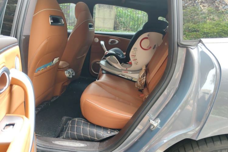 Used ORA Lightning Cat 2022 555 km Luxury Edition Left Rear Seat