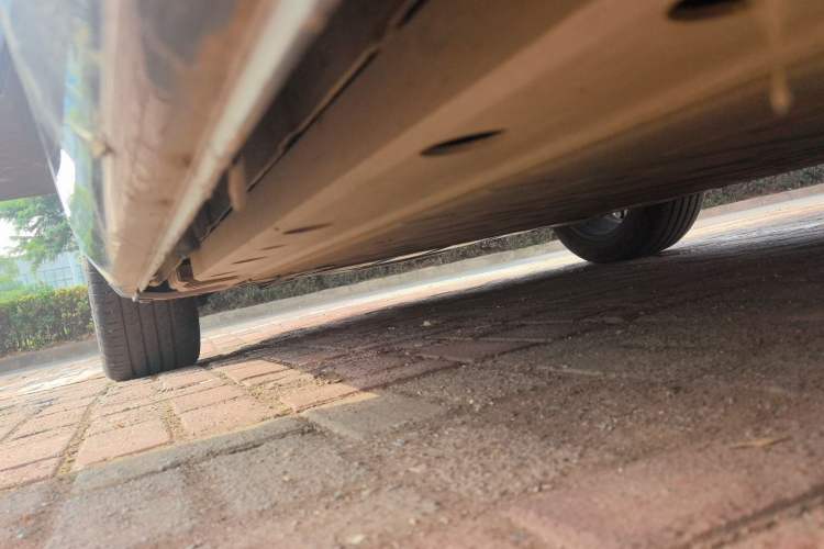Used ORA Lightning Cat 2022 555 km Luxury Edition Right Side Sill
