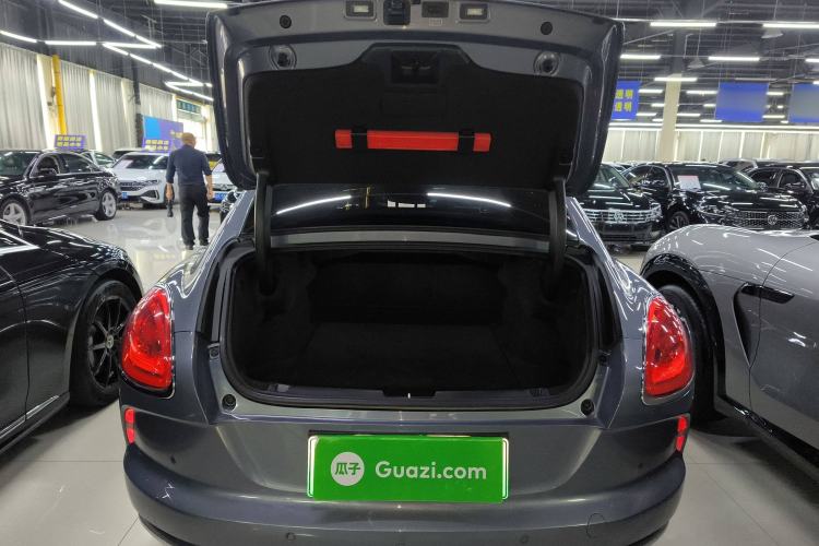Used ORA Lightning Cat 2022 555 km Luxury Edition Trunk