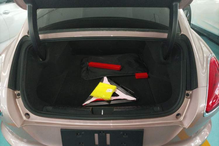 Used ORA Lightning Cat 2022 555 km Luxury Edition Trunk