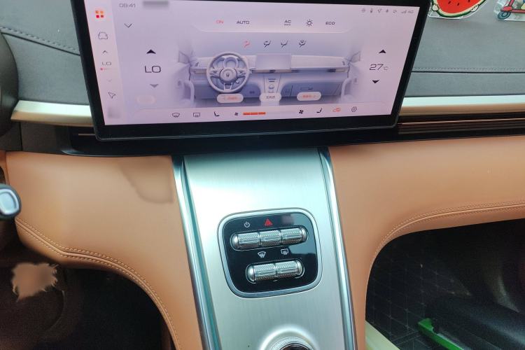 Used ORA Lightning Cat 2022 555 km Luxury Edition Audio And AC Panel