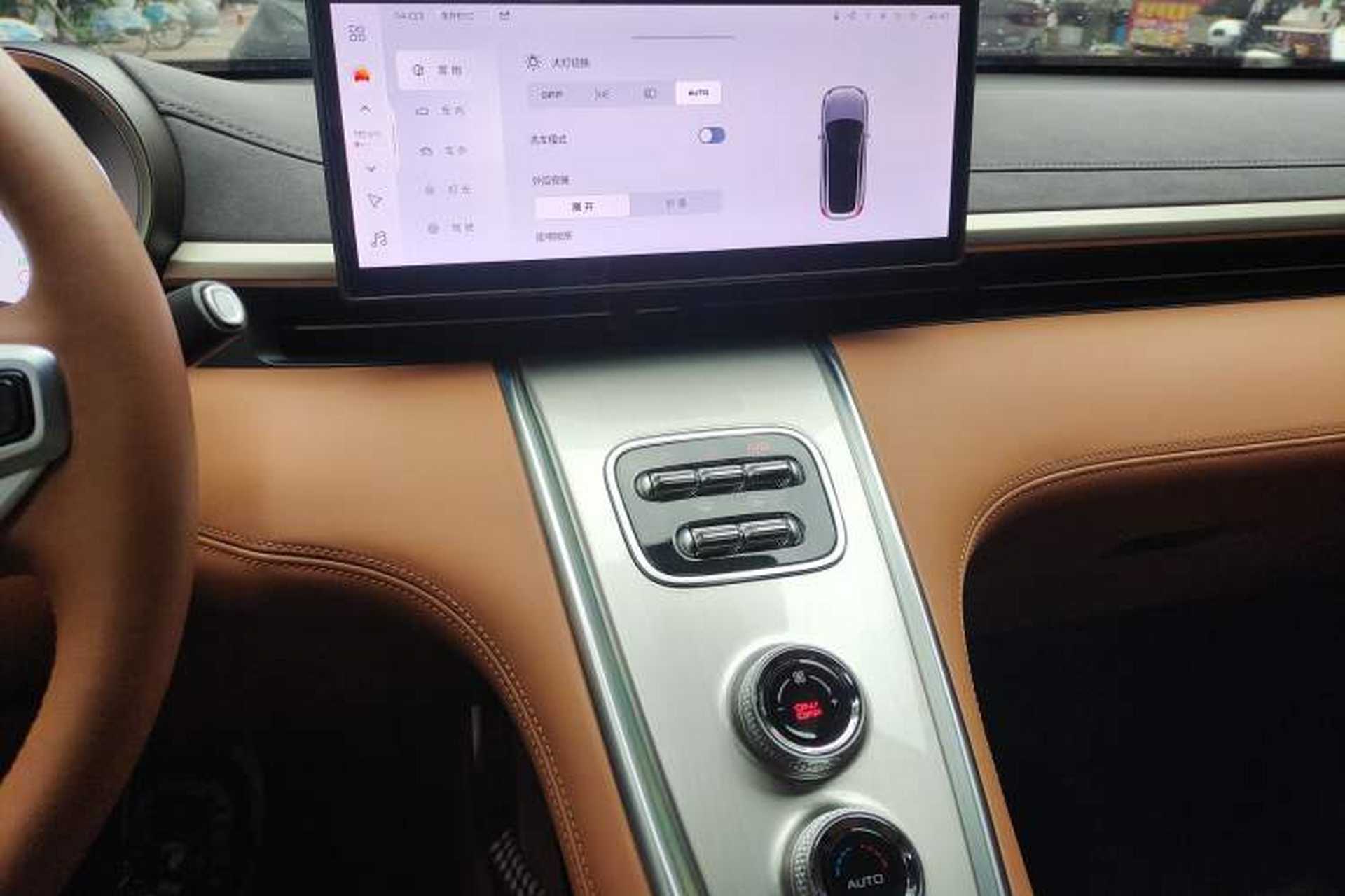 Used ORA Lightning Cat 2022 555 km Luxury Edition Audio And AC Panel