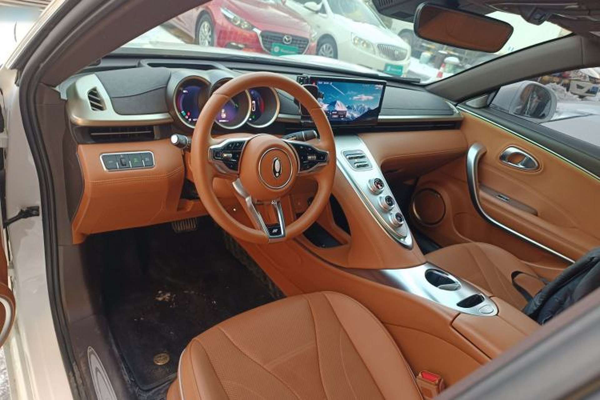 Used ORA Lightning Cat 2022 555 km Luxury Edition Center Console