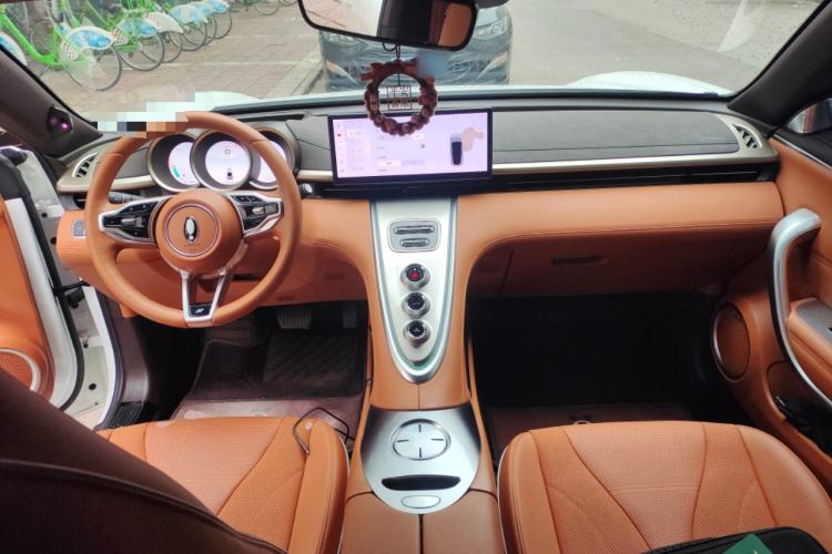 Used ORA Lightning Cat 2022 555 km Luxury Edition Center Console