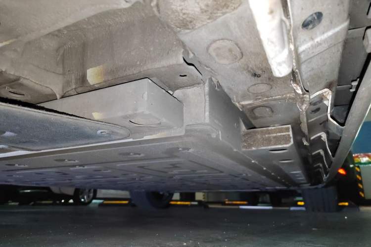 Used ORA Lightning Cat 2022 555 km Luxury Edition Chassis Front Left
