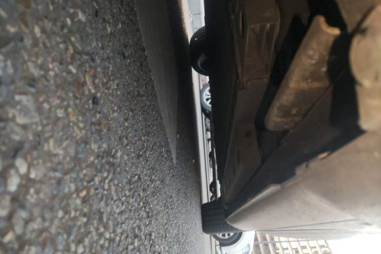 Used ORA Lightning Cat 2022 555 km Luxury Edition Chassis Front Left
