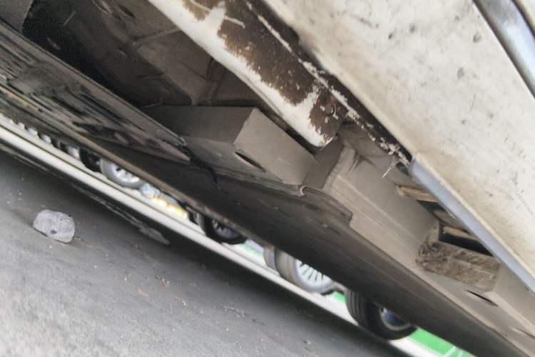 Used ORA Lightning Cat 2022 555 km Luxury Edition Chassis Front Left