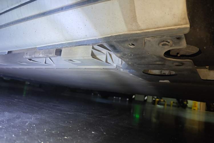 Used ORA Lightning Cat 2022 555 km Luxury Edition Chassis Rear Left