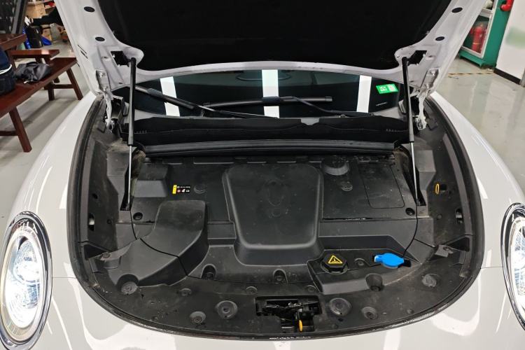 Used ORA Lightning Cat 2022 555 km Luxury Edition Engine Bay