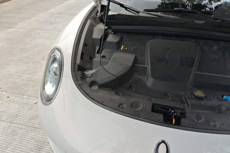Used ORA Lightning Cat 2022 555 km Luxury Edition Engine Bay Right