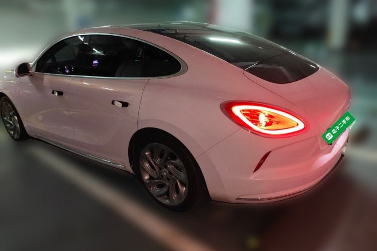 Used ORA Lightning Cat 2022 555 km Luxury Edition Exterior 3
