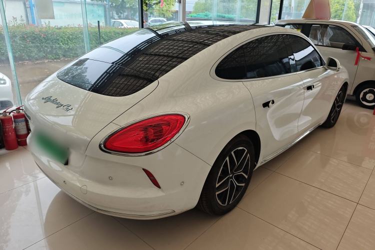 Used ORA Lightning Cat 2022 555 km Luxury Edition Exterior 4