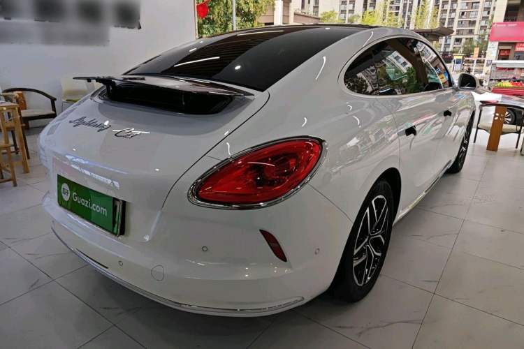Used ORA Lightning Cat 2022 555 km Luxury Edition Exterior 5
