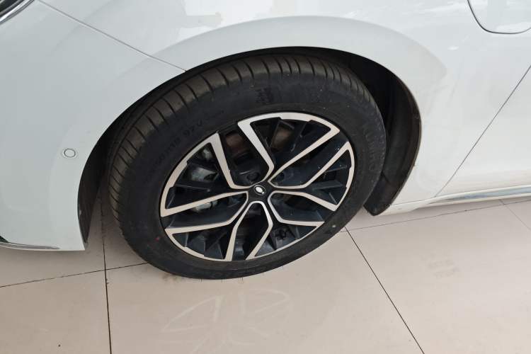 Used ORA Lightning Cat 2022 555 km Luxury Edition Exterior 5