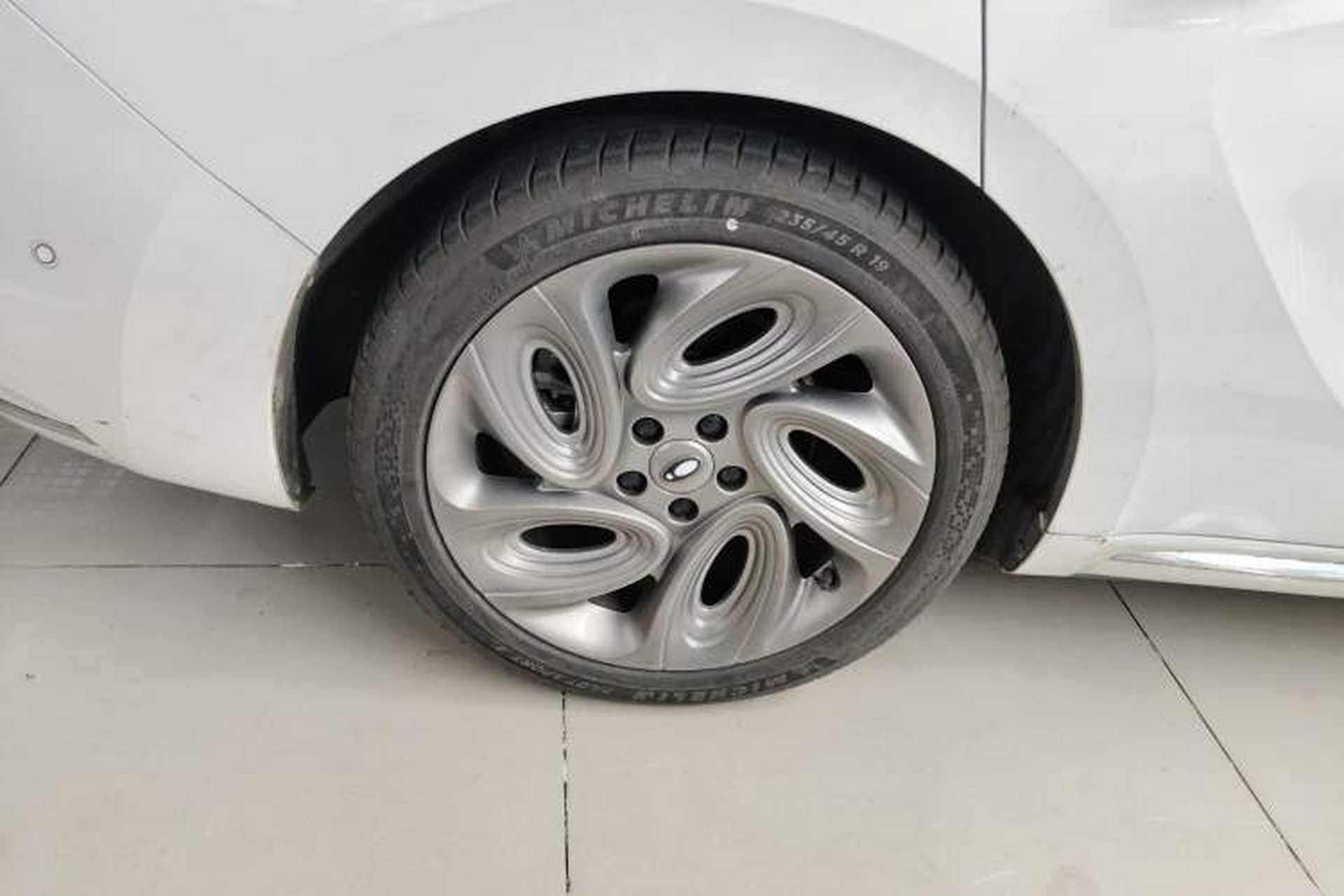 Used ORA Lightning Cat 2022 555 km Luxury Edition Exterior 8