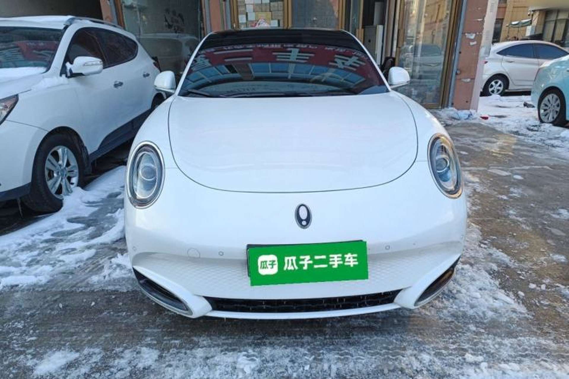 Used ORA Lightning Cat 2022 555 km Luxury Edition Front