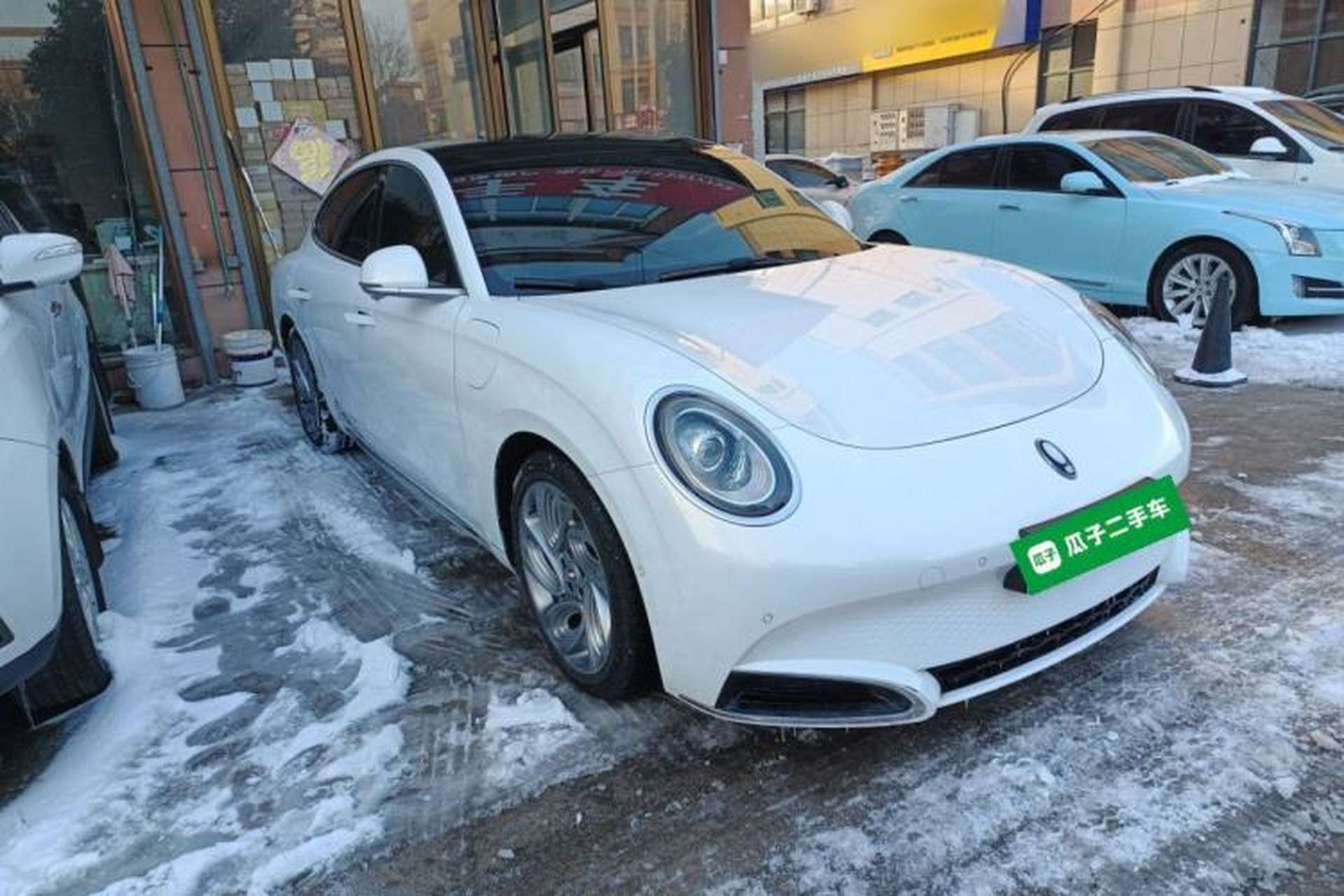 Used ORA Lightning Cat 2022 555 km Luxury Edition Front Right 45 Deg
