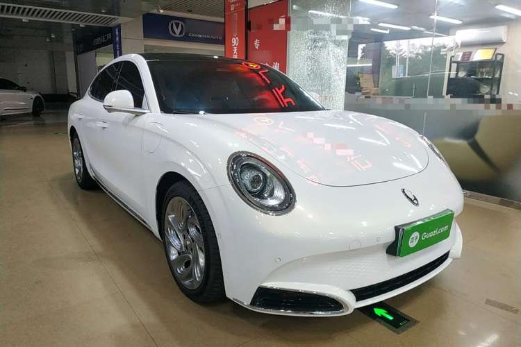 Used ORA Lightning Cat 2022 555 km Luxury Edition Front Right 45 Deg
