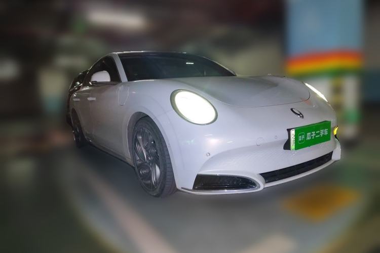 Used ORA Lightning Cat 2022 555 km Luxury Edition Front Right 45 Deg