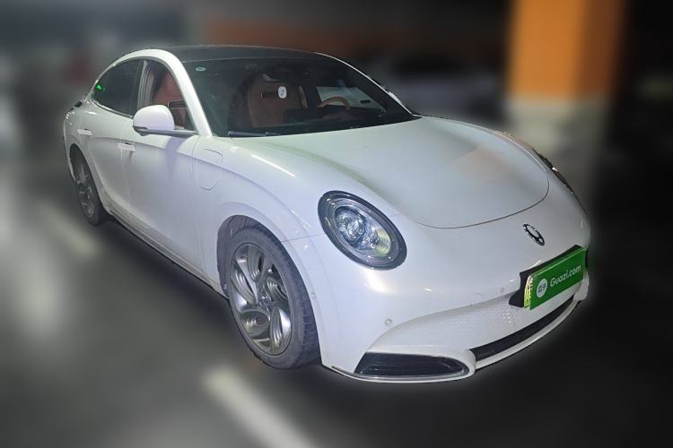 Used ORA Lightning Cat 2022 555 km Luxury Edition Front Right 45 Deg