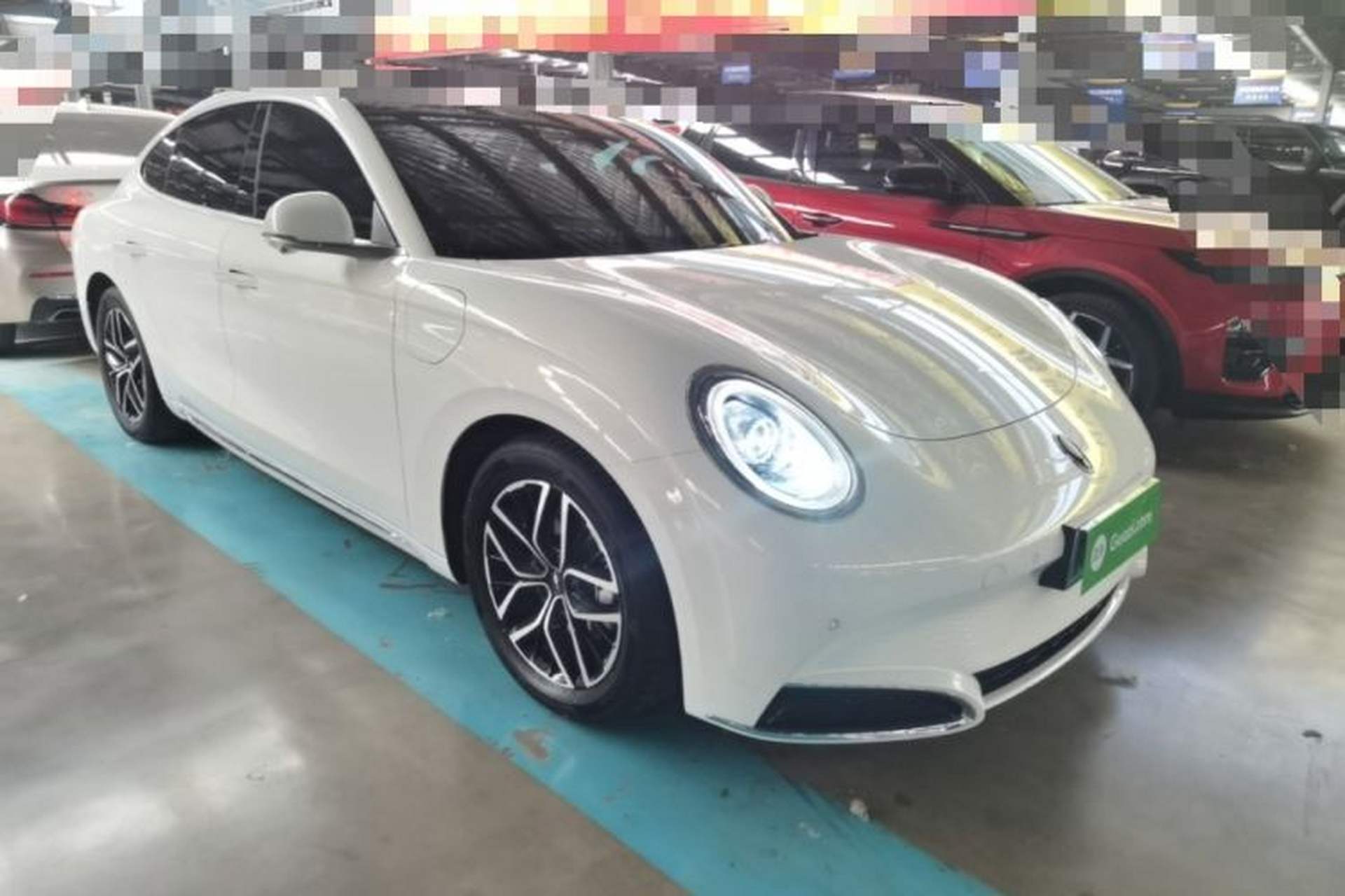 Used ORA Lightning Cat 2022 555 km Luxury Edition Front Right 45 Deg
