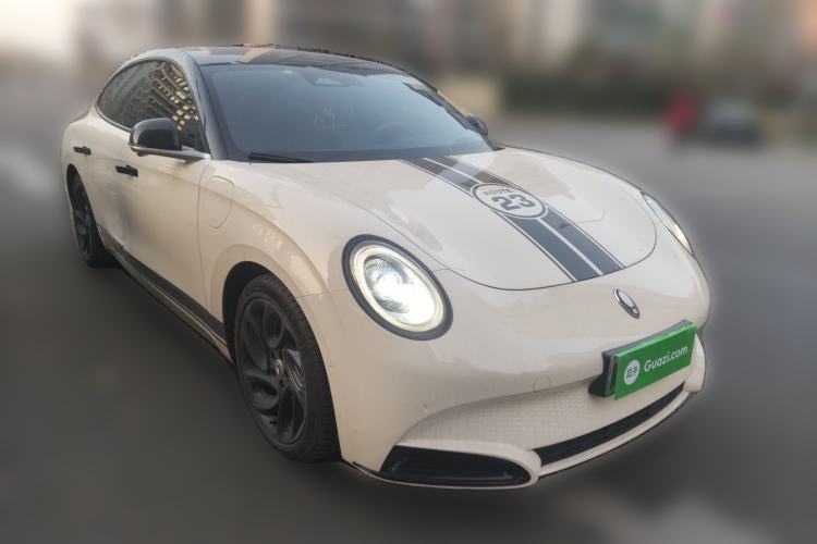 Used ORA Lightning Cat 2022 555 km Luxury Edition Front Right 45 Deg