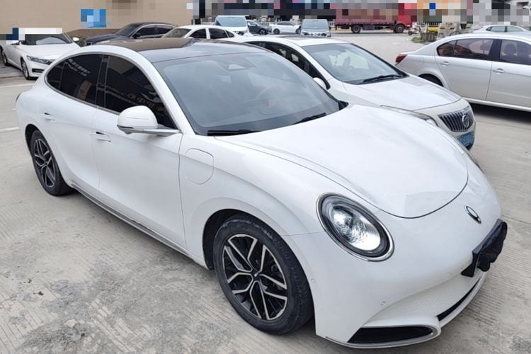Used ORA Lightning Cat 2022 555 km Luxury Edition Front Right 45 Deg