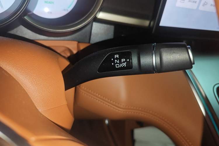 Used ORA Lightning Cat 2022 555 km Luxury Edition Gear Lever