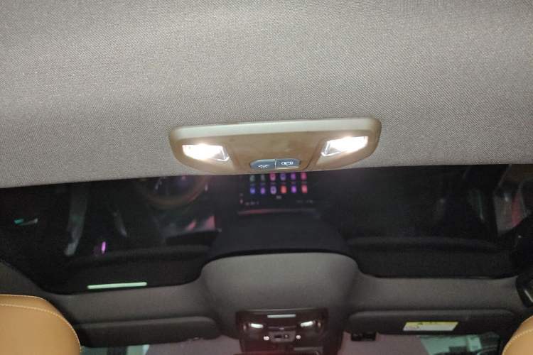 Used ORA Lightning Cat 2022 555 km Luxury Edition Headliner