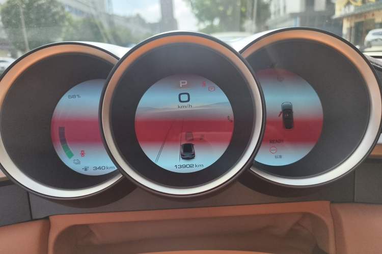 Used ORA Lightning Cat 2022 555 km Luxury Edition Instrument Cluster