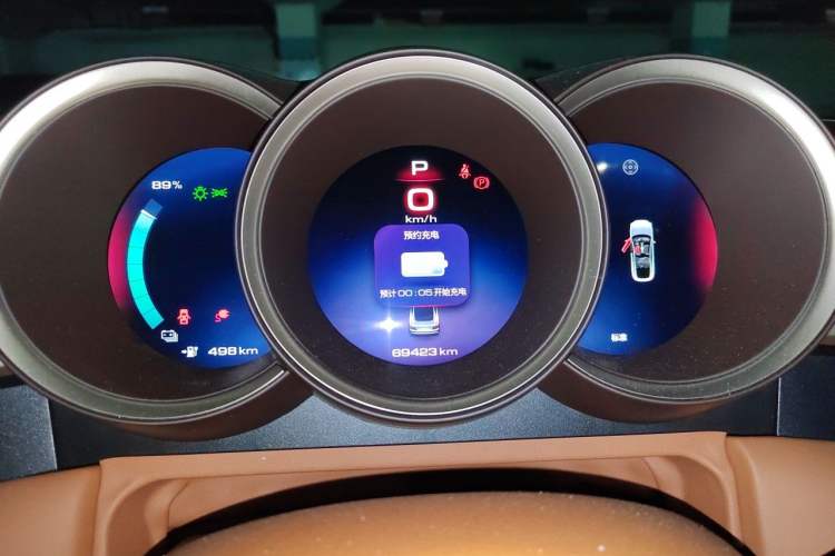 Used ORA Lightning Cat 2022 555 km Luxury Edition Instrument Cluster