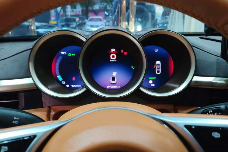 Used ORA Lightning Cat 2022 555 km Luxury Edition Instrument Cluster