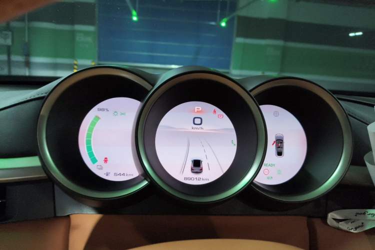 Used ORA Lightning Cat 2022 555 km Luxury Edition Instrument Cluster