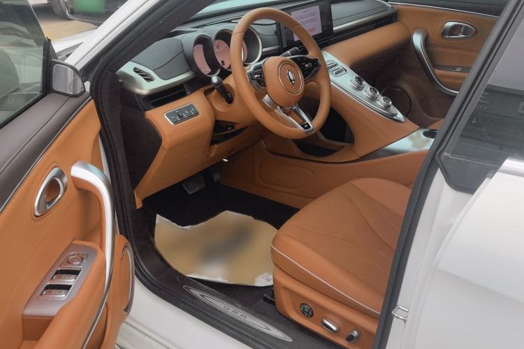Used ORA Lightning Cat 2022 555 km Luxury Edition Interior 2