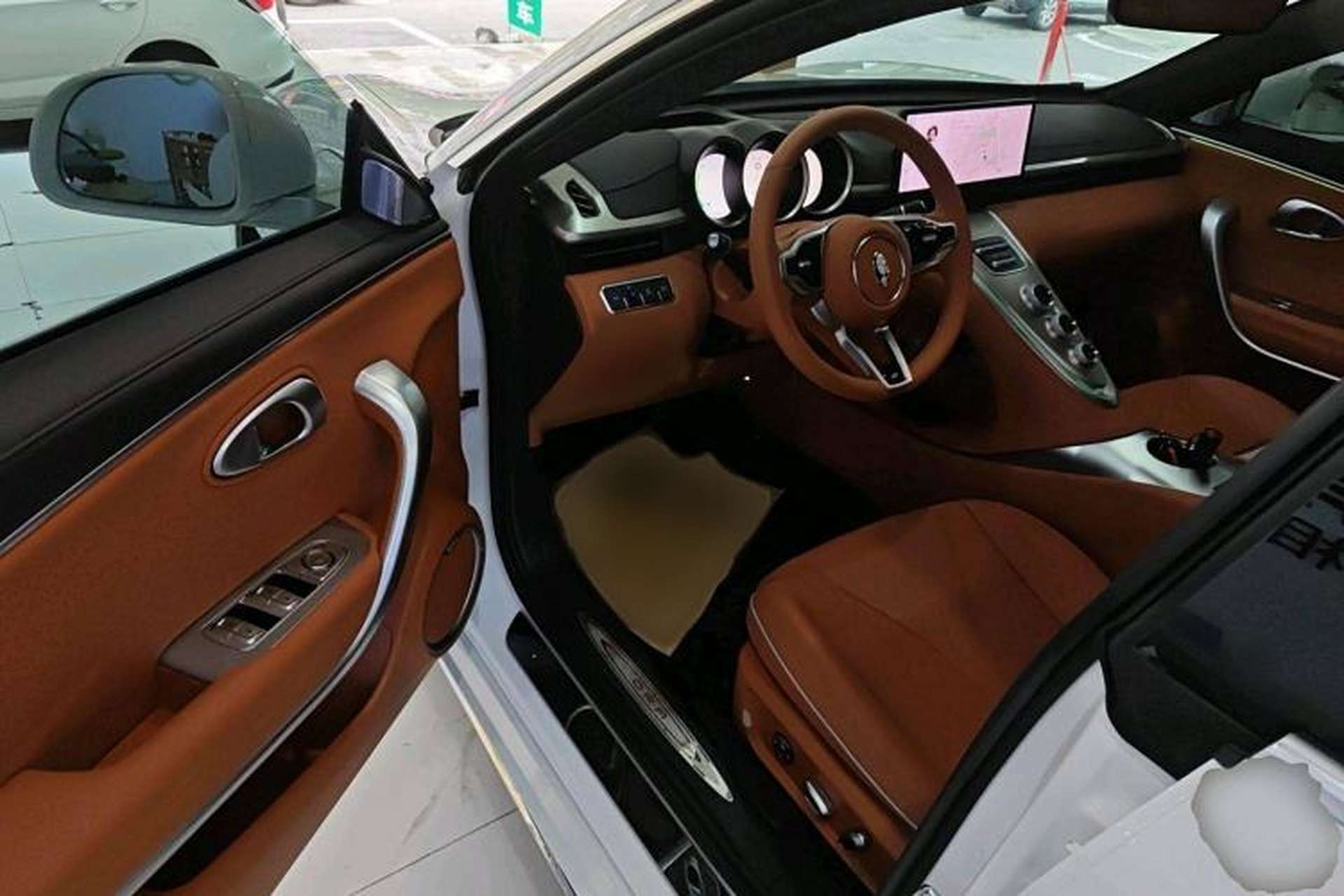 Used ORA Lightning Cat 2022 555 km Luxury Edition Interior 5