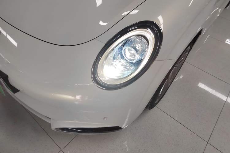 Used ORA Lightning Cat 2022 555 km Luxury Edition Left Front Headlight