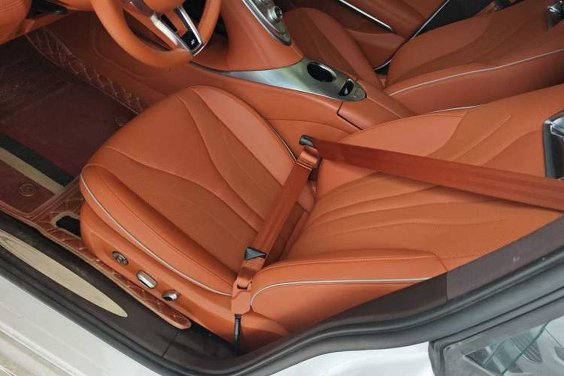 Used ORA Lightning Cat 2022 555 km Luxury Edition Left Front Seat