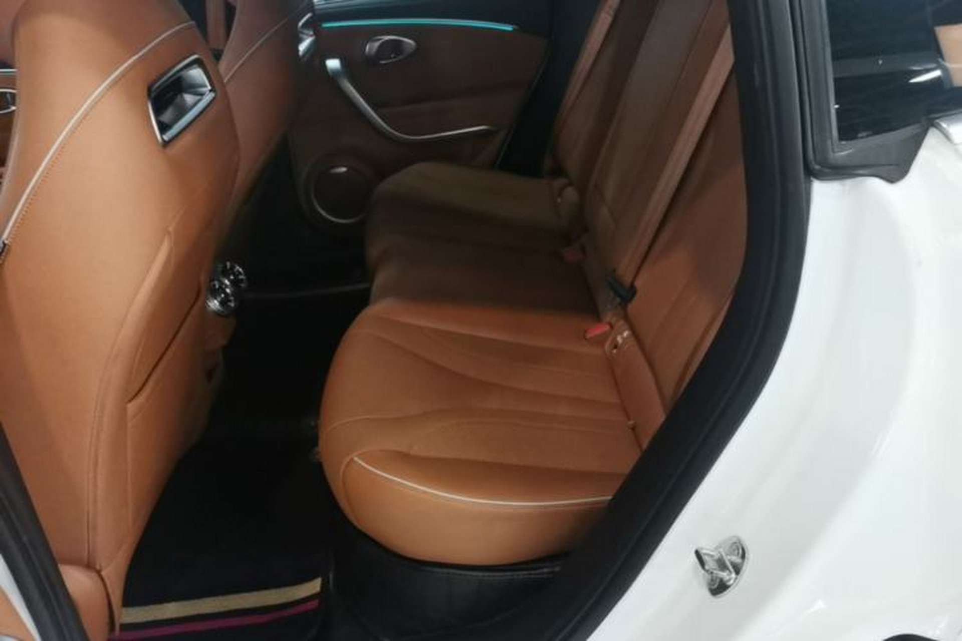 Used ORA Lightning Cat 2022 555 km Luxury Edition Left Rear Seat