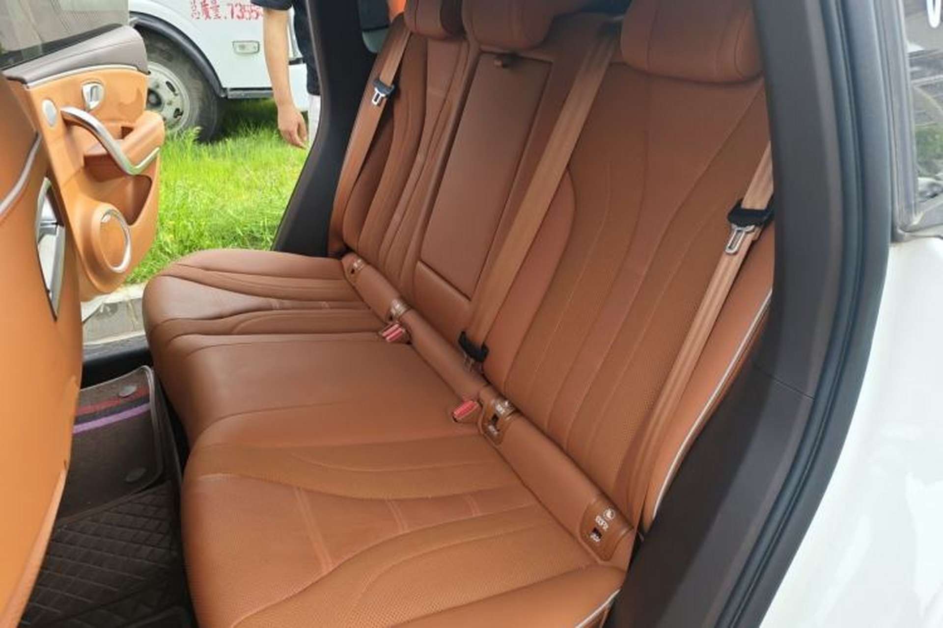 Used ORA Lightning Cat 2022 555 km Luxury Edition Left Rear Seat