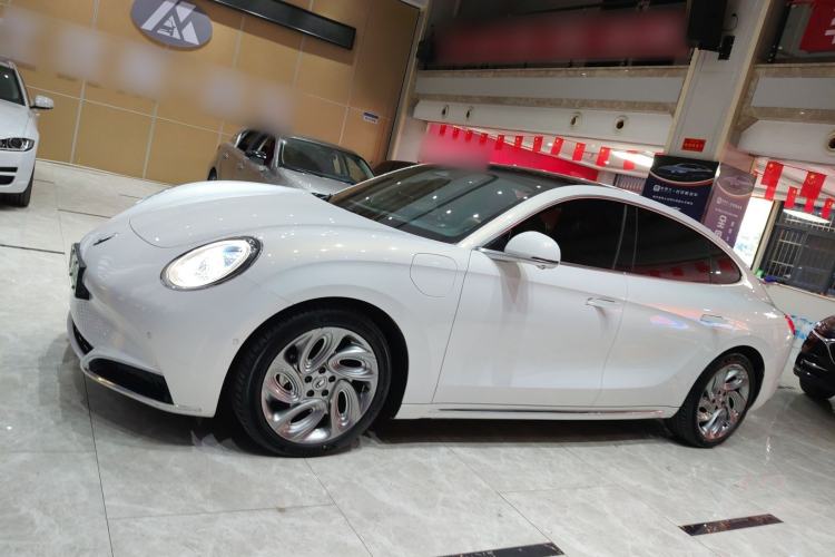 Used ORA Lightning Cat 2022 555 km Luxury Edition Left Side