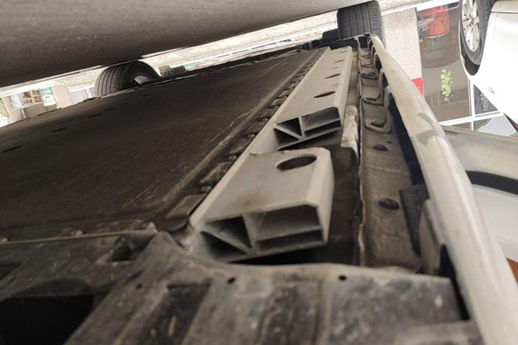 Used ORA Lightning Cat 2022 555 km Luxury Edition Left Side Sill
