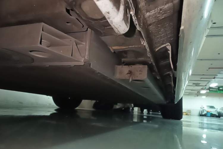 Used ORA Lightning Cat 2022 555 km Luxury Edition Left Side Sill