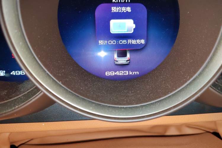 Used ORA Lightning Cat 2022 555 km Luxury Edition Odometer Close Up