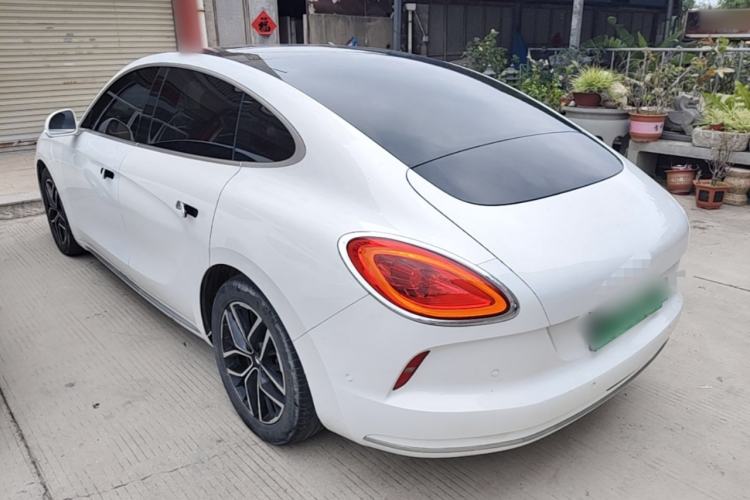 Used ORA Lightning Cat 2022 555 km Luxury Edition Rear Left 45 Deg