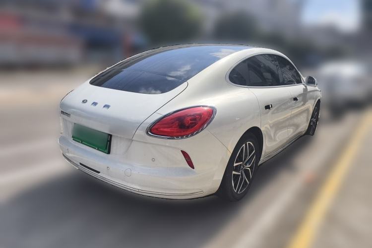 Used ORA Lightning Cat 2022 555 km Luxury Edition Rear Right 45 Deg