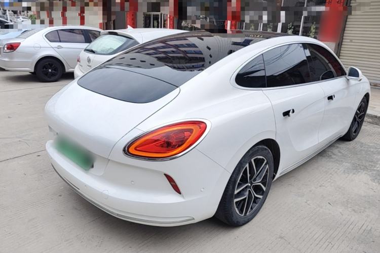 Used ORA Lightning Cat 2022 555 km Luxury Edition Rear Right 45 Deg