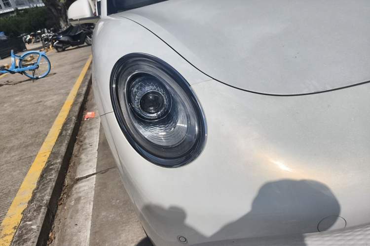 Used ORA Lightning Cat 2022 555 km Luxury Edition Right Front Headlight