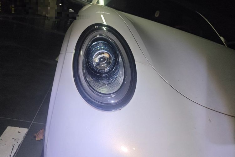 Used ORA Lightning Cat 2022 555 km Luxury Edition Right Front Headlight