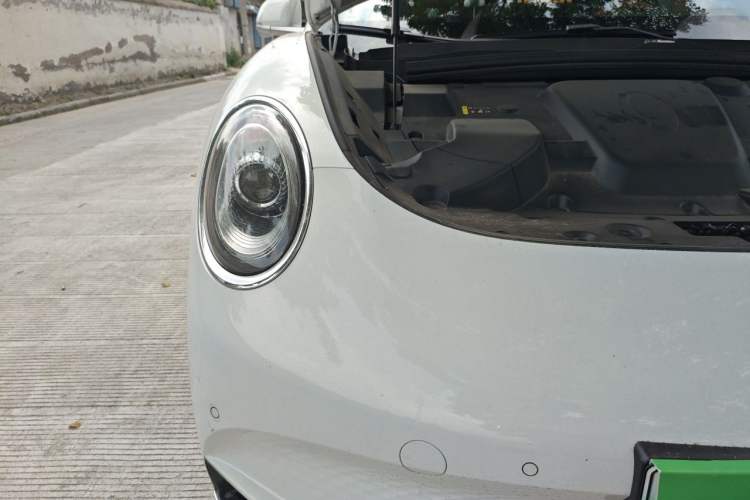 Used ORA Lightning Cat 2022 555 km Luxury Edition Right Front Headlight