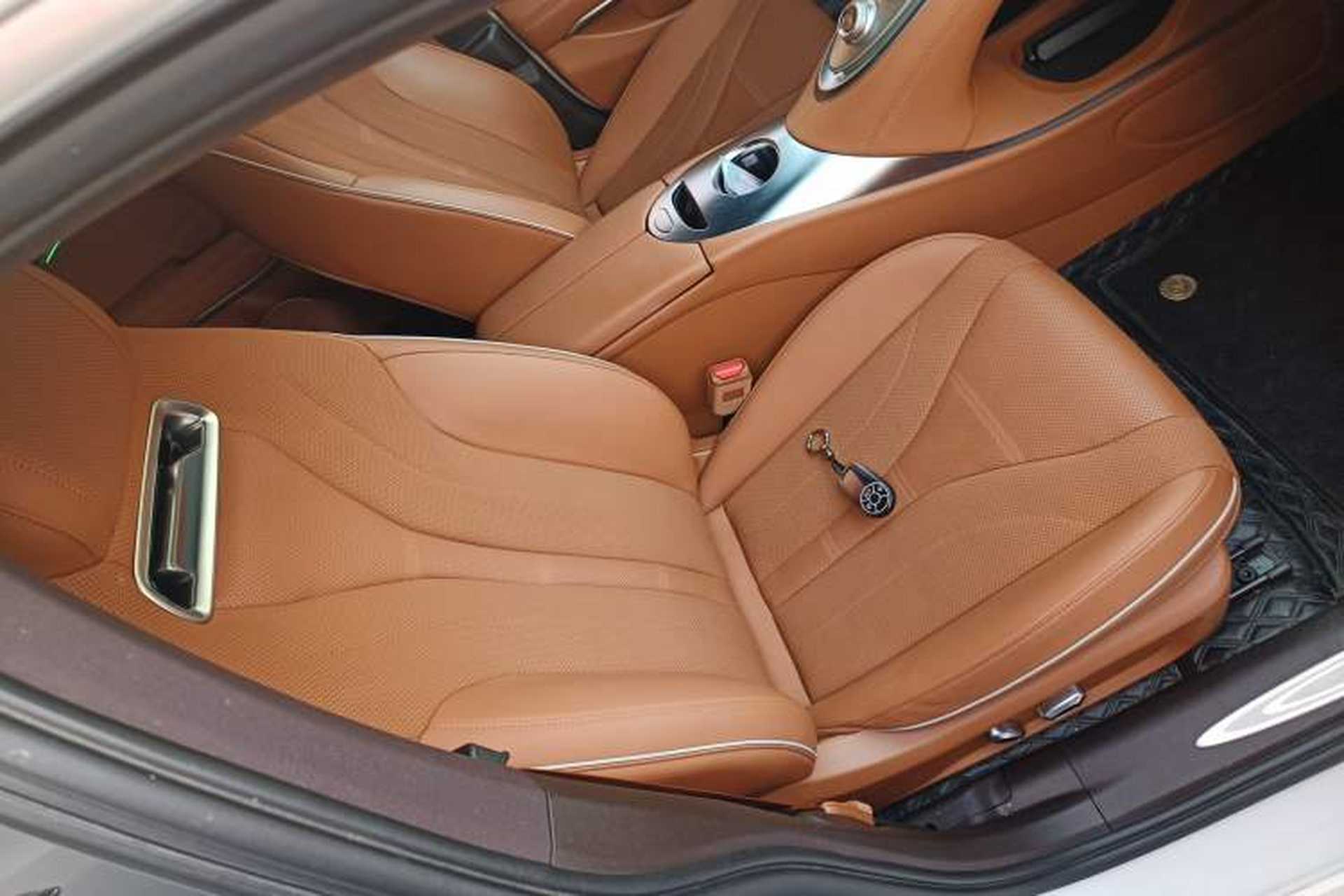 Used ORA Lightning Cat 2022 555 km Luxury Edition Right Front Seat
